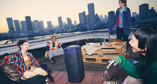 Remplissez votre pièce d'un son festif omnidirectionnel