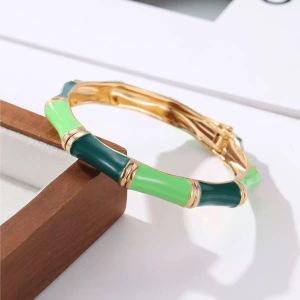 Bracelet Jonc Doré Émail Nuances de Vert - Motif Bambou Tendance