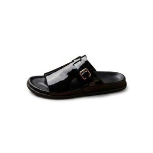 sandale de mules en cuir verni noir avec boucle métallique