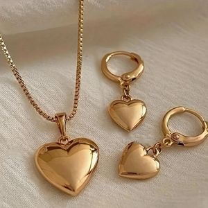 Exquisite heart-shaped earrings necklace ladies simple romantic pendant Golden jewelry set new gifts