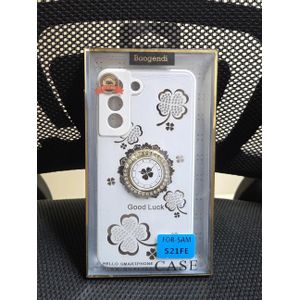 Coque Samsung S21 FE, couleur blanche avec des motifs de trèfles à quatre feuilles et un cercle ornemental scintillant