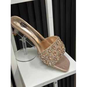 SANDALES A PETIT TALON