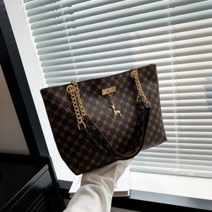 CALLIARA Sac fourre-tout vintage à monogramme, sac à bandoulière à chaîne métallique avec pendentif cerf, grande capacité pour le travail