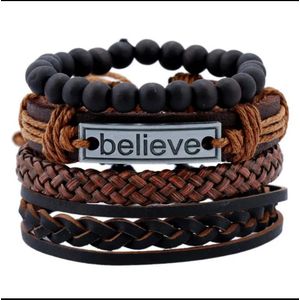 Bracelet en cuir tressé multicouche.