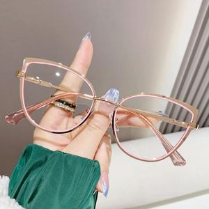 Lunettes photochromiques à monture métallique en forme d'œil de chat - monture optique anti lumière bleue + Étui