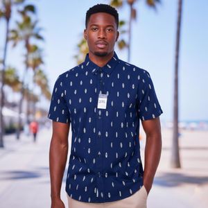 Chemise Homme Manches Courtes - Bleu Marine à Motifs Géométriques - Coupe Ajustée Venant de Londres