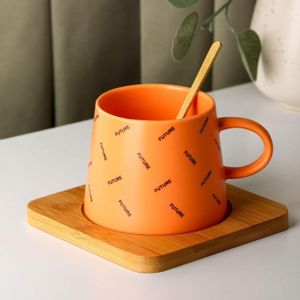 Mug de Luxe "Future" en Céramique Mate Noire – Avec Sous-Verre en Bambou et Cuillère Dorée – Design Scandinave Chic