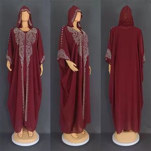 Mode Abaya élégante brodée avec capuche – Style luxe oriental