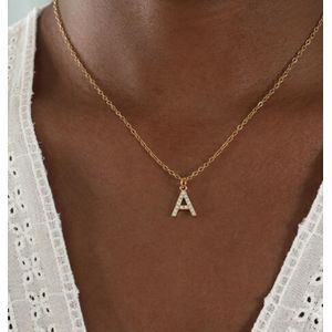 Collier pour femme en acier inoxydable qui ne change pas de couleur avec pendentif en lettre A parfait pour les prénoms qui commencent par A