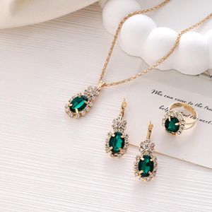CALLIARA Set de 4 Bijoux Émeraude Vintage, Collier Boucles d'Oreilles Bracelet Bague Incrustés de Diamants Luxe, Accessoires pour Robe Style Cour