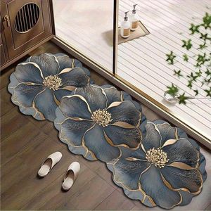 1 tapis antidérapant doux et absorbant de 60 x 180 cm, de forme irrégulière, avec motif floral gris.