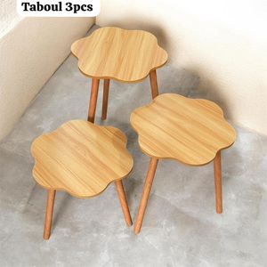 Ensemble de trois tables gigognes en bois clair de forme florale  - 3 pièces 