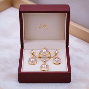 Parure de Bijoux Luxe Plaqué Or 24K - Ensemble 4 Pièces (Collier, Bague, Boucles) - Pierres Goutte Champagne & Zirconium