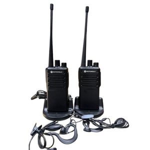 Motorola Talkie Walkie  M9 UHF - 5 a 8km Deux pieces la paire avec deux ecouteurs