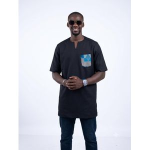 Tunique Homme Noire Manches Courtes – Décoration Poitrine Bleue (Tailles L / XL)