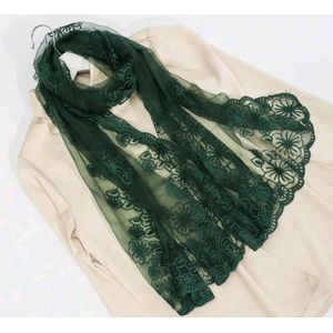 Foulard finition broderie fait main