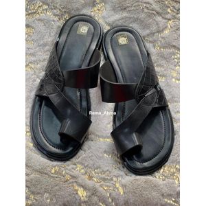 Sandales à entre-doigt croisées en cuir croco pour homme - Noir