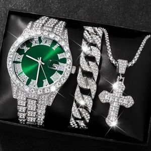 Ensemble Montre & Bijoux Homme 3-en-1 Iced Out Argenté - Montre à Cadran Vert + Collier Croix et Bracelet Cubain