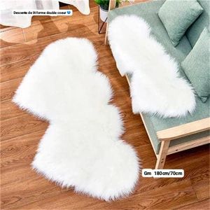 Tapis de luxe blanc fausse fourrure tapis pour chambre en forme de coeur