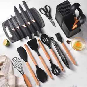 Ensemble d'ustensiles de cuisine 19 pièces en silicone ustensile de cuisine résistant à la chaleur Outil de cuisson sans bâton avec poignées en bois Ensemble d'ustensiles de cuisine en silicone