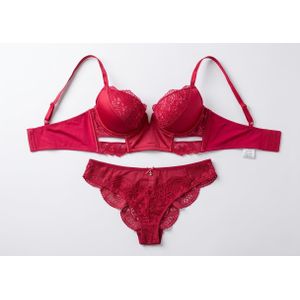 Ensemble Lingerie Sexy en Dentelle Raffinée: Soutien-Gorge à Armatures (US 36C) et Culotte Assortie (UK 16)
