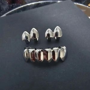 Grillz Dentaires Argentés 3 Pièces pour Hommes et Femmes (Crocs Vampire + Dents du Bas)