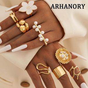 ARHANORY Coffret De 8 Bagues Superposables Ajustables Pour Femme – Motifs Floraux Dorés
