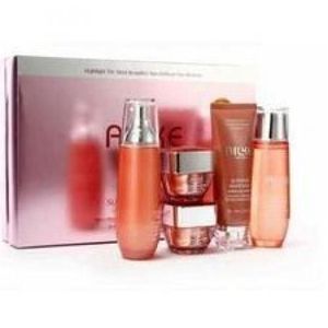 Ailke GAMME Ailke Rose Blanchissant  5 Pièces  L'huile essentielle de rose