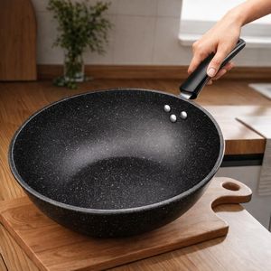 KITCHA Poêle Antiadhésive en Pierre Maifan 30 cm, Wok à Fond Plat à Cinq Couches, Faible Fumée, Compatible Gaz & Induction (Sans Couvercle)