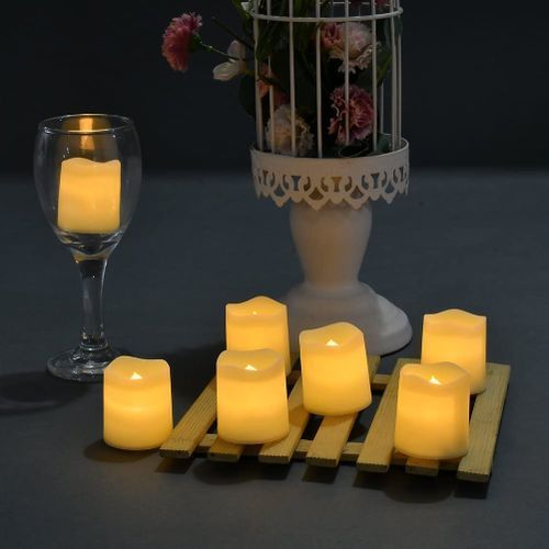 SINGFNH Lot de 12 fausses bougies LED sans flamme à piles pour Noël,  Halloween, mariage, décoration de table, Blanc, Taille M : :  Luminaires et Éclairage