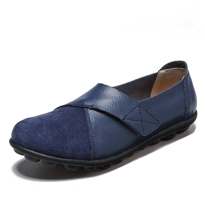 dark blue flat shoes